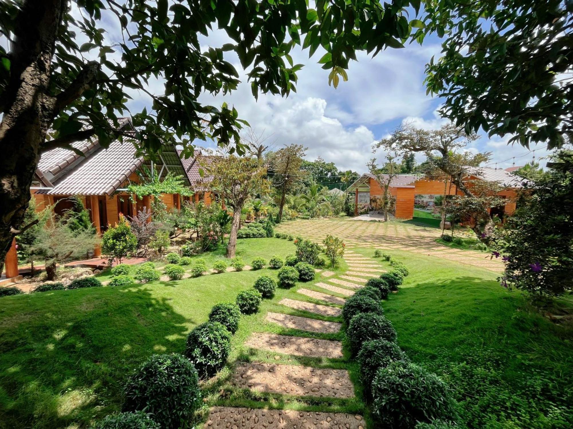 Sora Homestay Pleiku Exterior foto